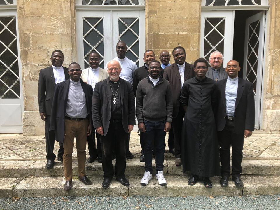 Mgr Jacolin et le Père Robert Daviaud, rencontre les prêtres d’origine africaine