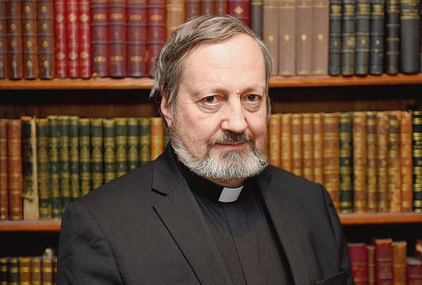 Mgr Gollnisch : « Il y a une banalisation des discriminations envers les minorités religieuses »