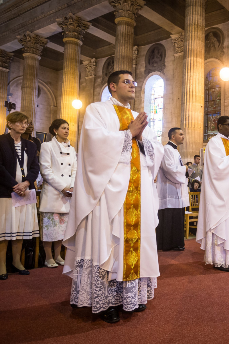 Aujourd'hui nous fêtons les 5 ans de sacerdoce du père Louis-Marie de Linage