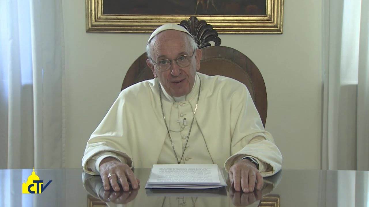 Intention de juin: le Pape prie pour les prêtres