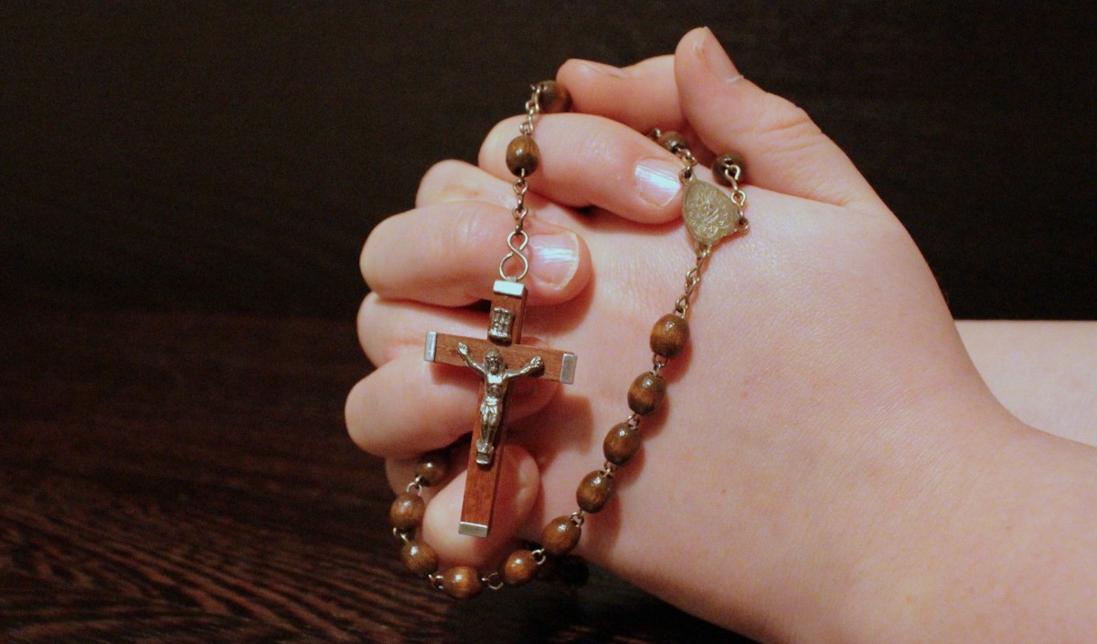 Fête de la Visitation : le Pape lance un Rosaire pour la Paix dans le monde.