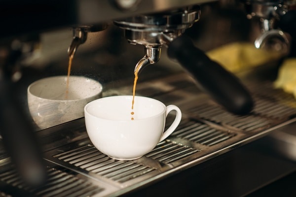 בדקנו – האם כדאי לתקן מכונת קפה