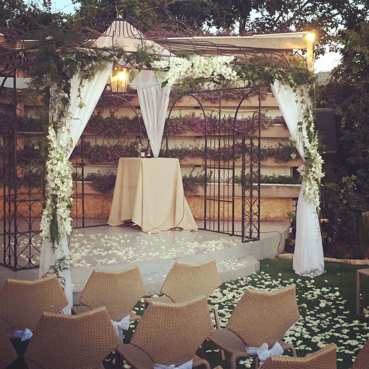 חתונה קטנה בתל אביב – כי זה המקום לערוך בו חתונה קטנה
