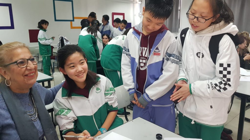 הגיעה לתיכון קלעי משלחת בני נוער ומנהל בית הספר מג'ינאן שבסין