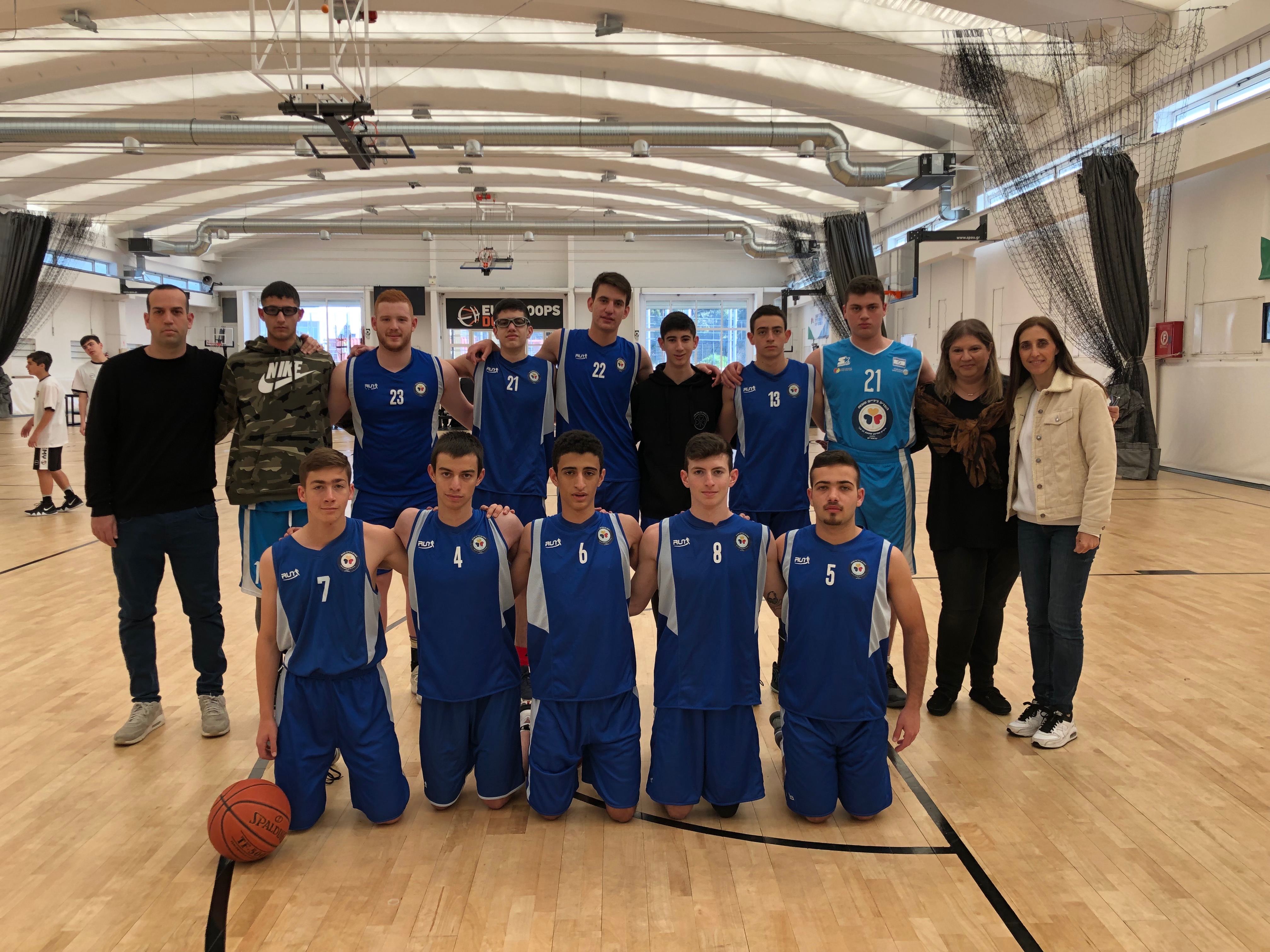 נבחרת הכדורסל של תיכון שמעון בן צבי מככבת באתונה