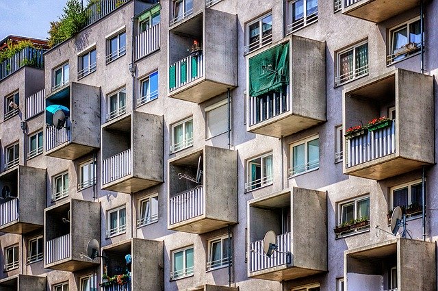 האם חברה לאחזקת מבנים מעלה לנו את ערך הדירות ?