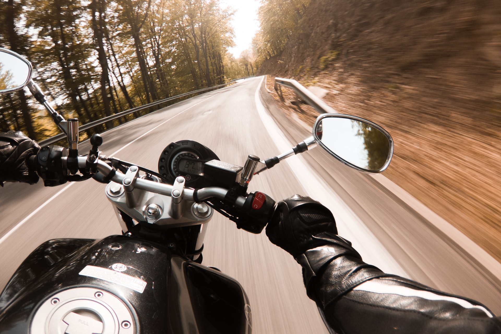 המלכודת של פוליסות הביטוח המוזלות לאופנועים – חוות דעת של עורך דין תאונות אופנוע