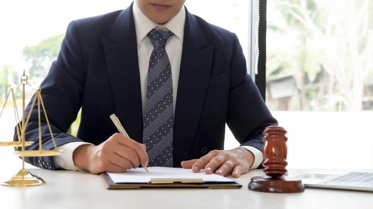 היכן אוכל לפנות לקבלת סיוע משפטי מעורך דין גירושין מומלץ?