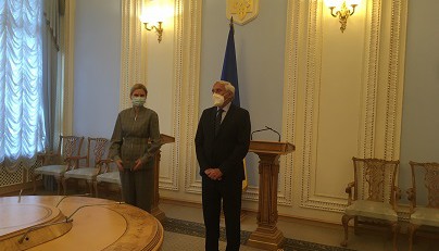 Senát nadále podporuje Ukrajinu, 1. místopředseda Jiří Růžička se vydal uctít zavražděné v Babím Jaru