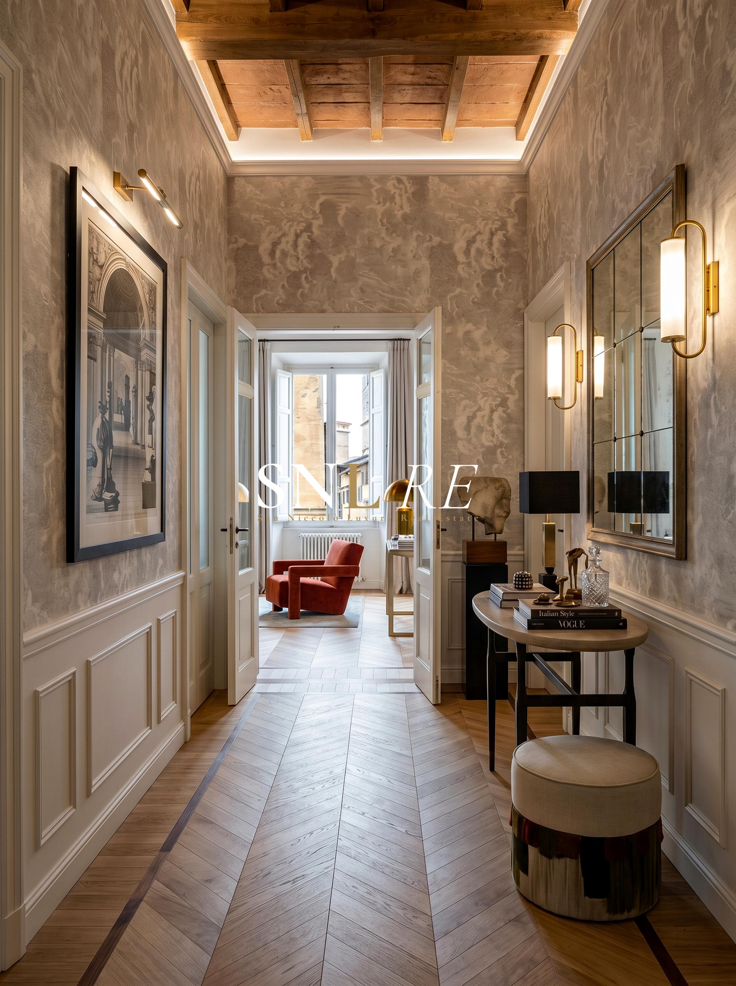 Elegante Appartamento nel Cuore di Firenze con Affacci su Via dei Calzaiuoli