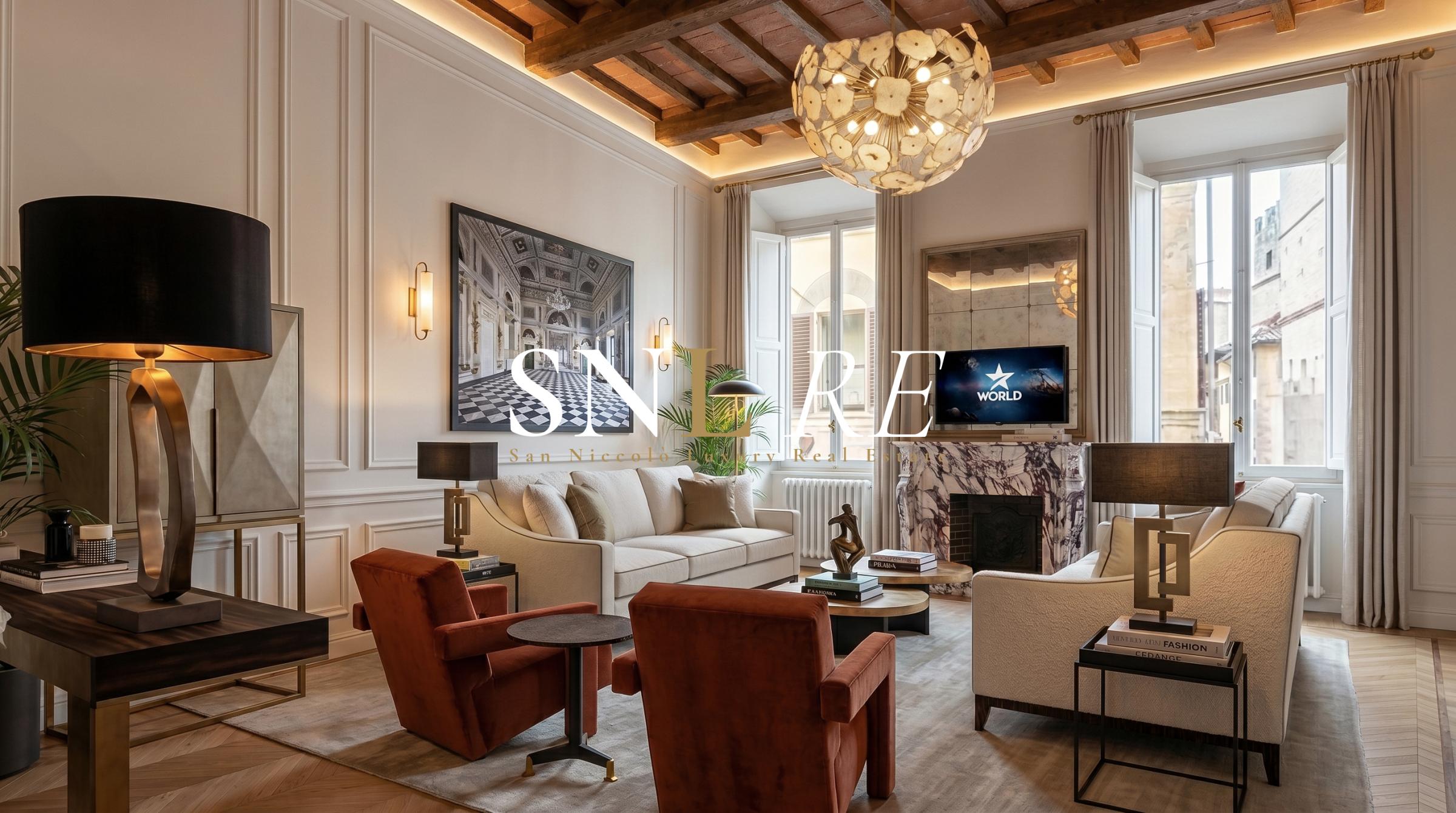 Elegante Appartamento nel Cuore di Firenze con Affacci su Via dei Calzaiuoli