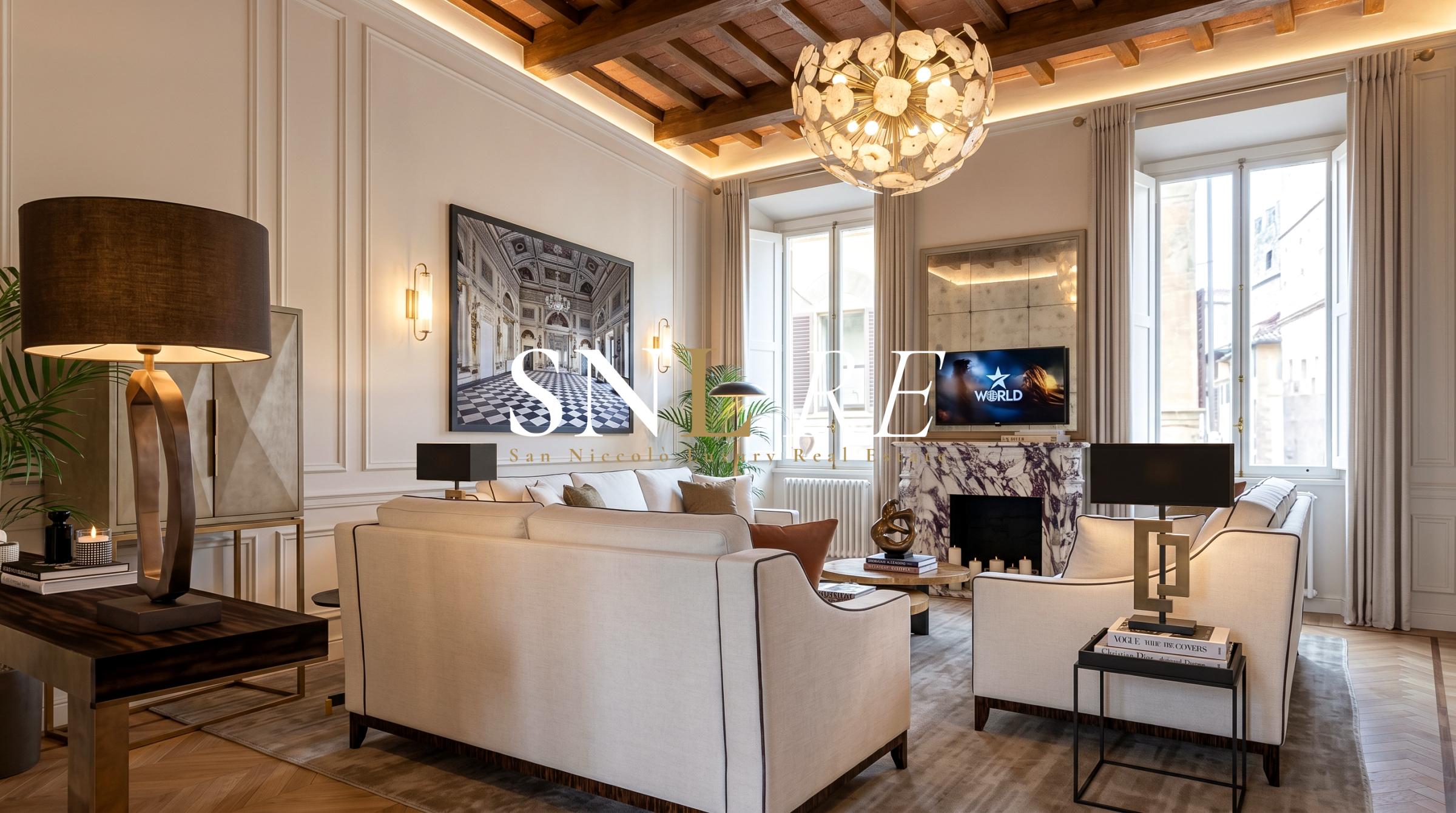 Elegante Appartamento nel Cuore di Firenze con Affacci su Via dei Calzaiuoli
