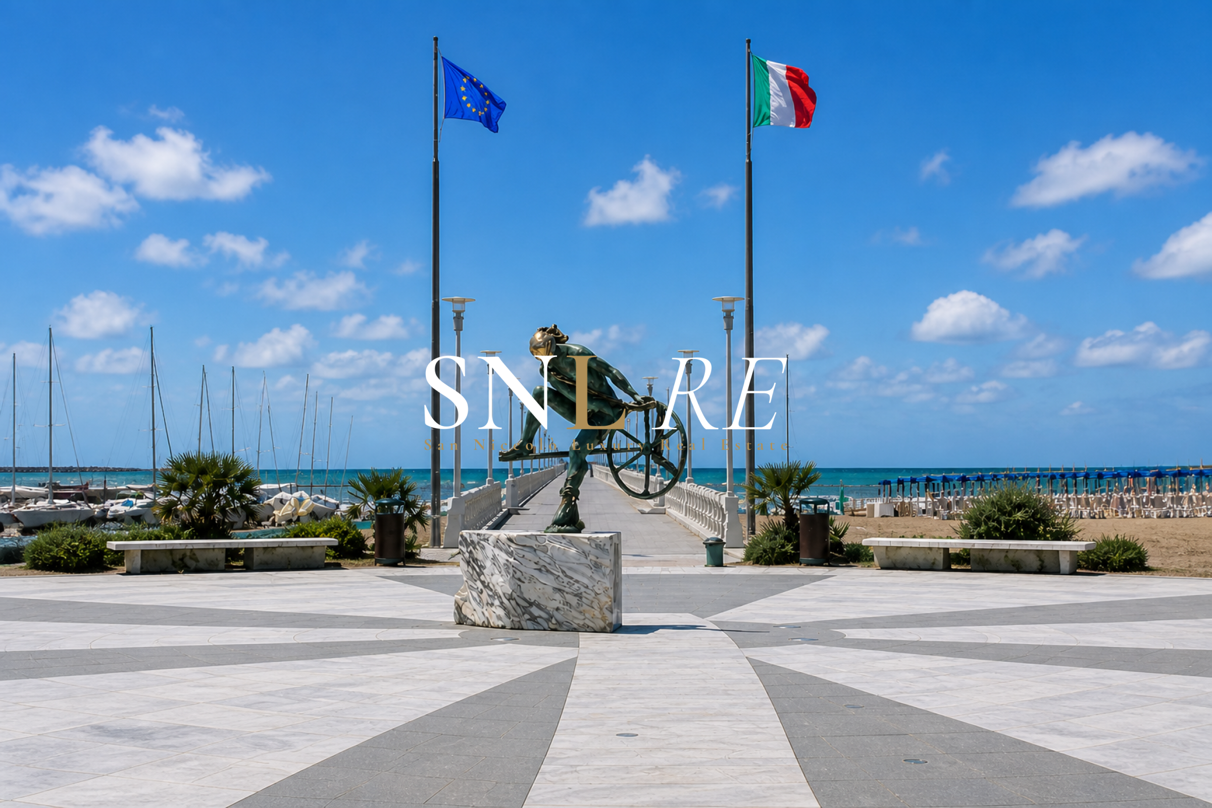 ESCLUSIVO ATTICO PANORAMICO NEL CENTRO PIÙ PRESTIGIOSO DI FORTE DEI MARMI