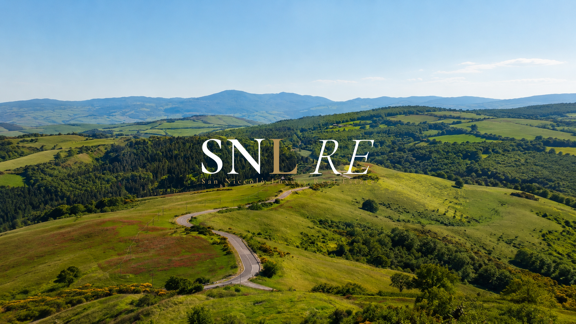 Rudere con 28 ettari nel cuore della Val d'Orcia, vista sulla Rocca di Radicofani