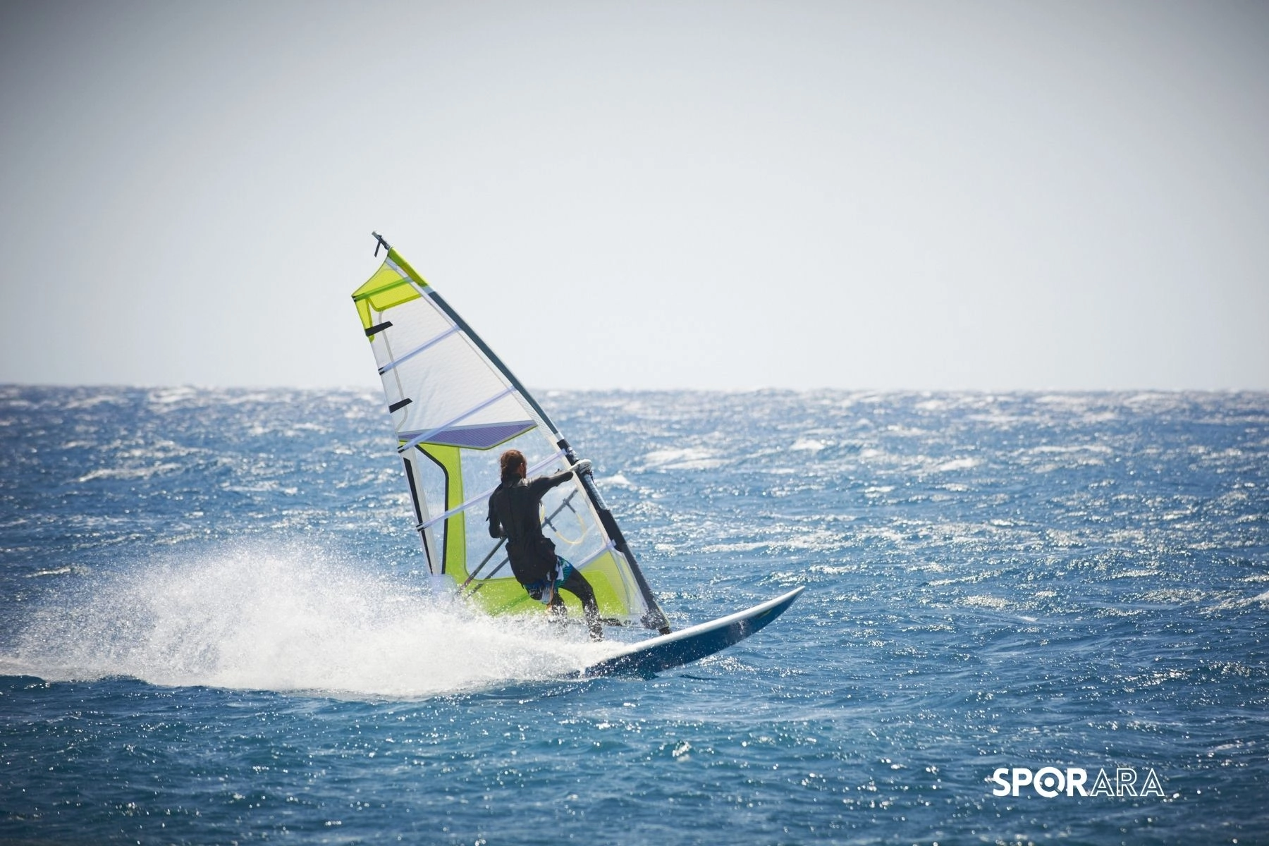 WindSurf - Rüzgar Sörfü: Teknik Terimler ve Manevralar