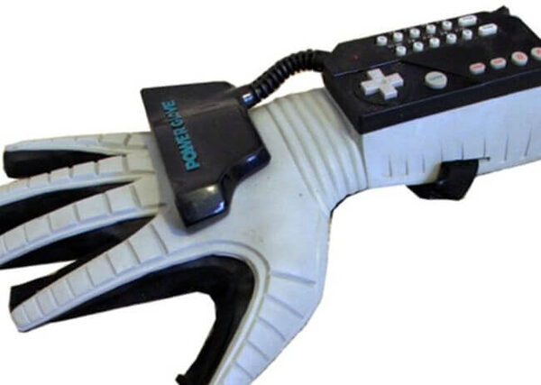 Nintendo Power Glove – перчатка для беспроводного управления Дроном (видео)