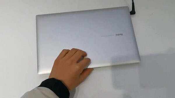 Xiaomi RedmiBook 13 Обзор: Самый компактный RedmiBook