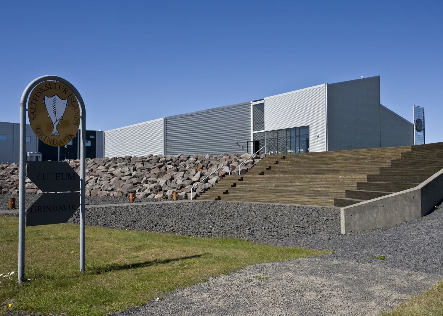 Exterior view of Kvikan in Grindavík, the cultural house that preserves local saltfish and harbor heritage.