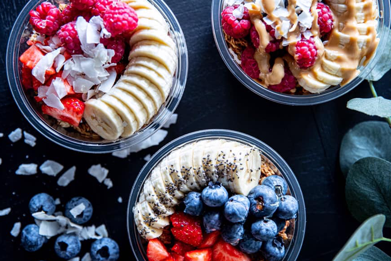 Colorful bowls of food from a Smáralind dining tenant image.