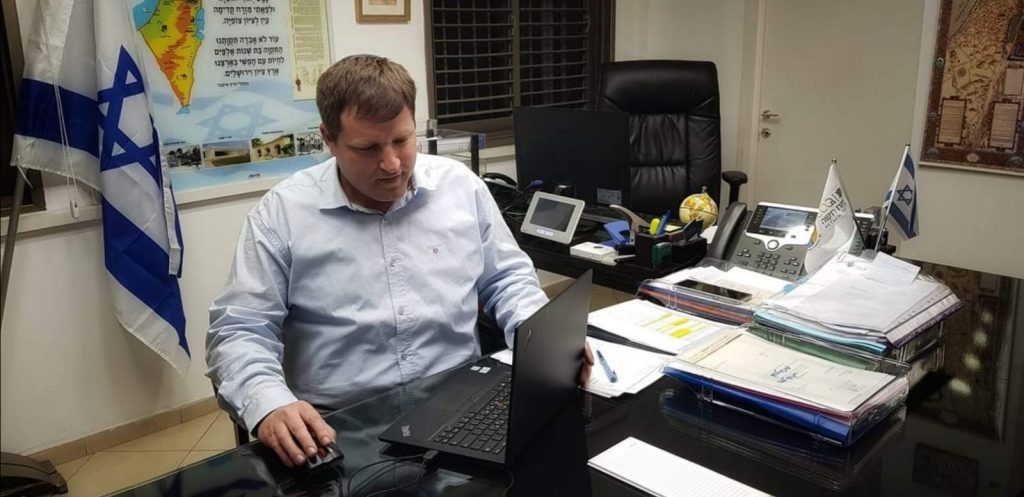 ראש העיר רמי גרינברג יקיים צ'אט טלפוני שישודר ב-live 