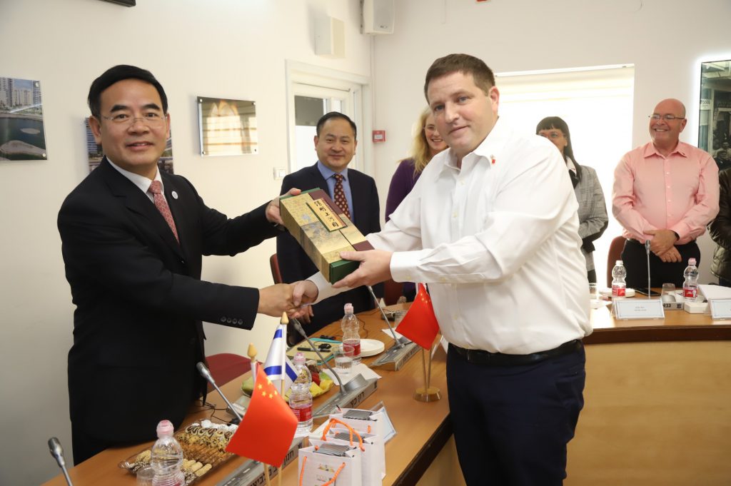 שיתוף פעולה אקדמי בין העיר פתח תקוה לבין אוניברסיטת UIBE שבסין