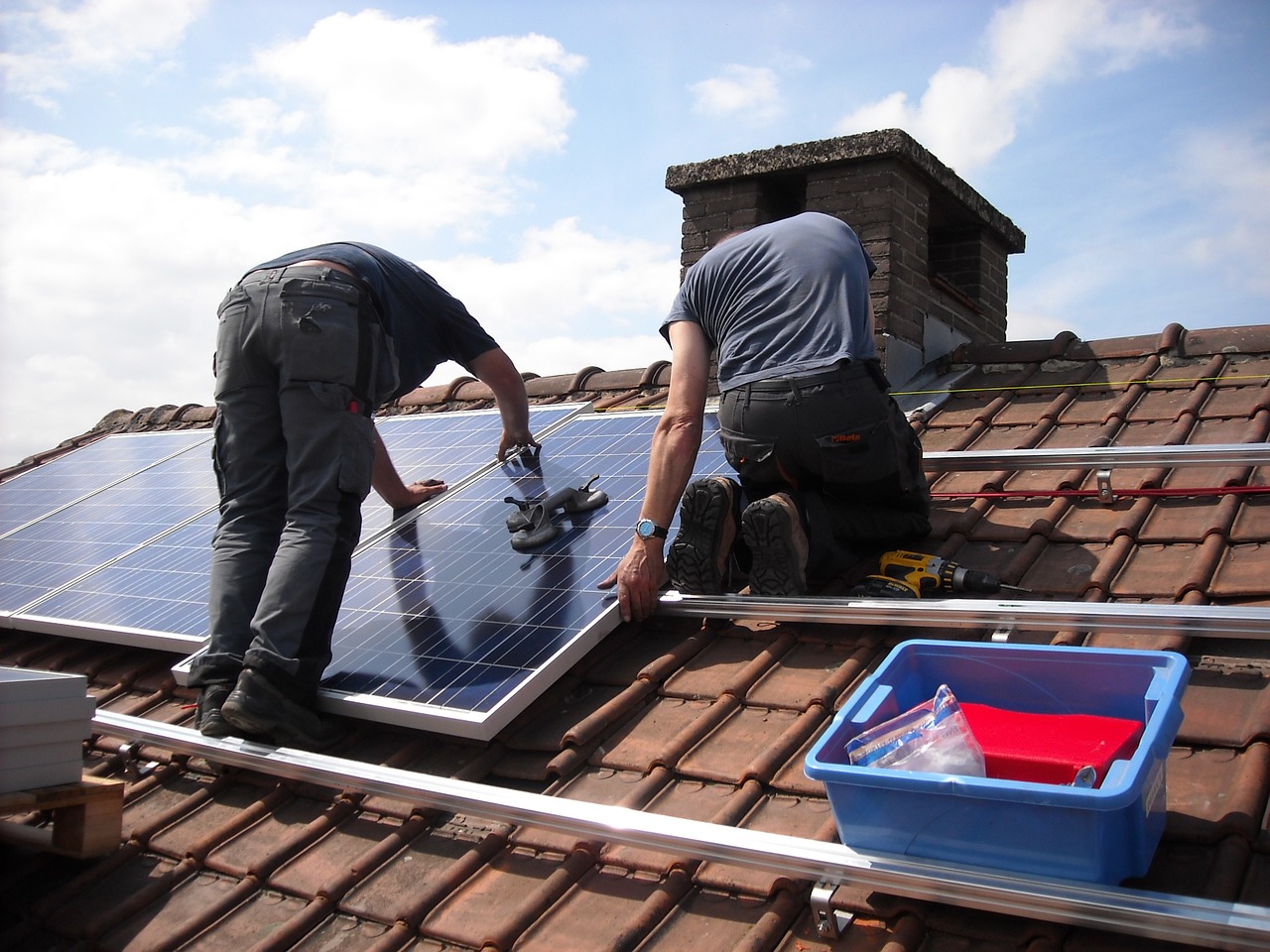 אושר הפרוייקט להתקנת תאים סולאריים על גגות מבנים ציבוריים