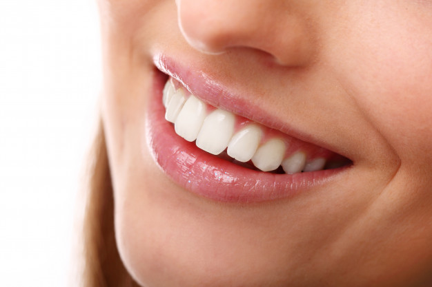 ציפוי שיניים קומפוזיט – כי גם לכם מגיע חיוך הוליוודי