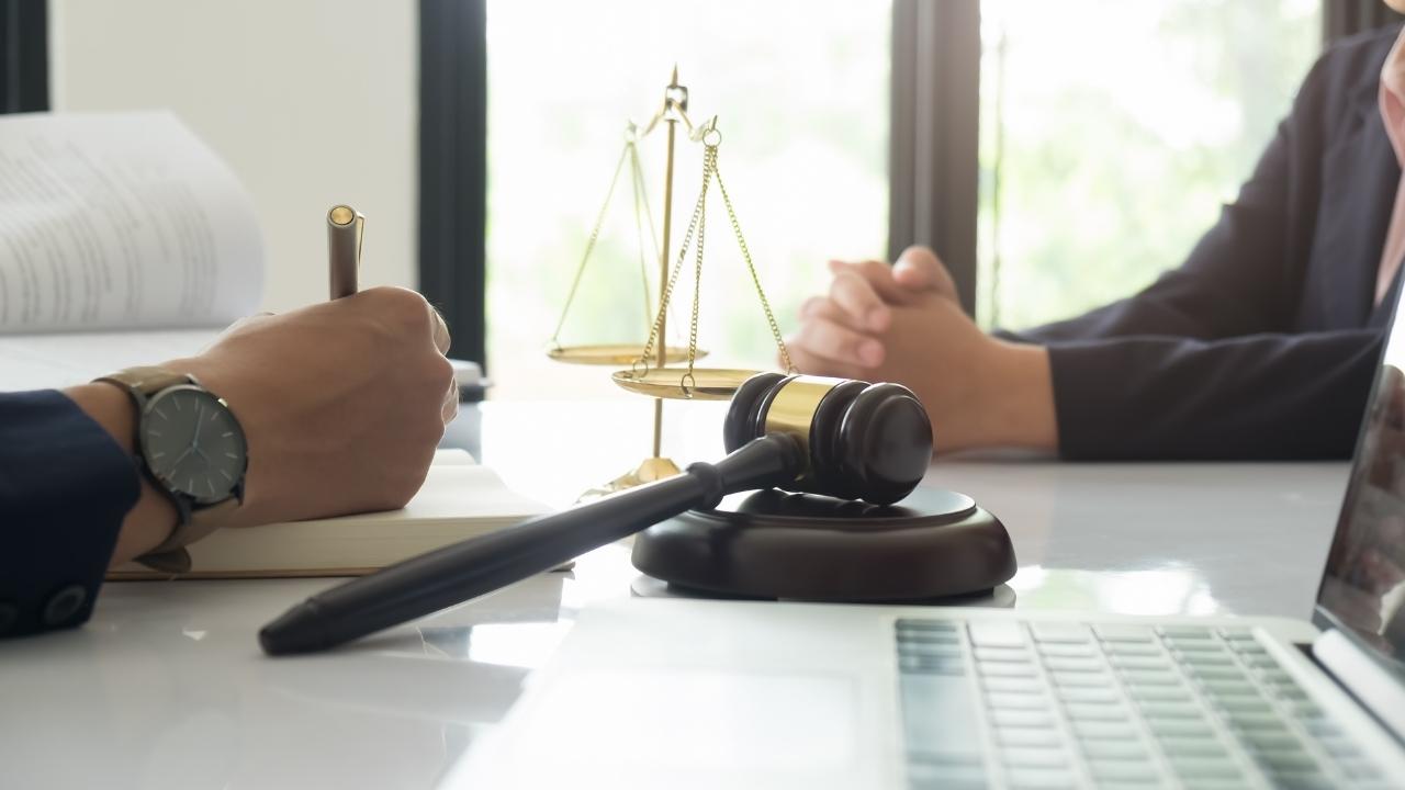 מהו העונש המרבי על עבירות רכוש ואיך עורך דין פלילי בצפון יכול לסייע לכם?