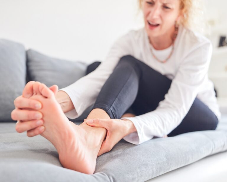 ¿Qué hacer cuando el espolón calcáneo no mejora con plantillas ni reposo?