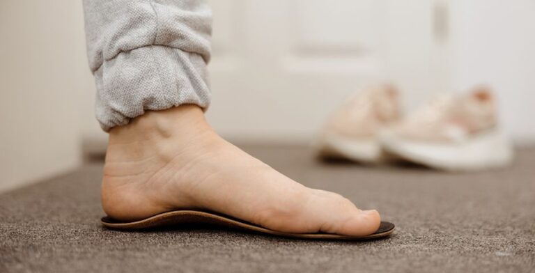 Fascitis plantar: descubre el verdadero origen de tu dolor en el talón