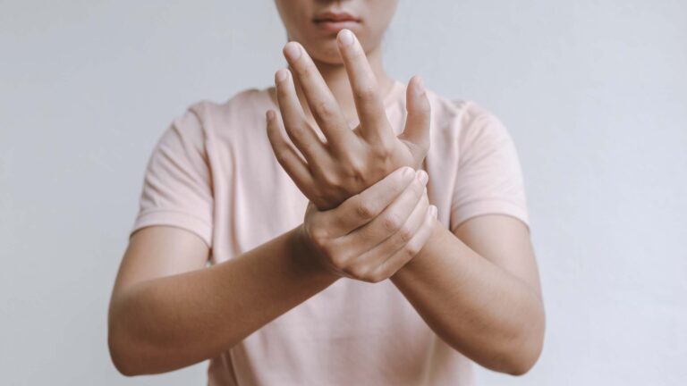 Hormigueo en las manos por la noche: ¿es siempre túnel carpiano?