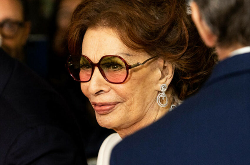  Sophia Loren împlinește 90 de ani. Povestea de viață a actriței bate orice film. „Sărbătoresc la Roma, unde a început totul”