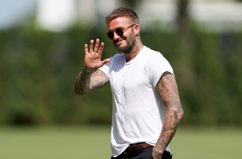  (FOTO/VIDEO) David Beckham a renunțat la haine pentru o campanie publicitară. Cum a pozat fostul fotbalist la 49 de ani