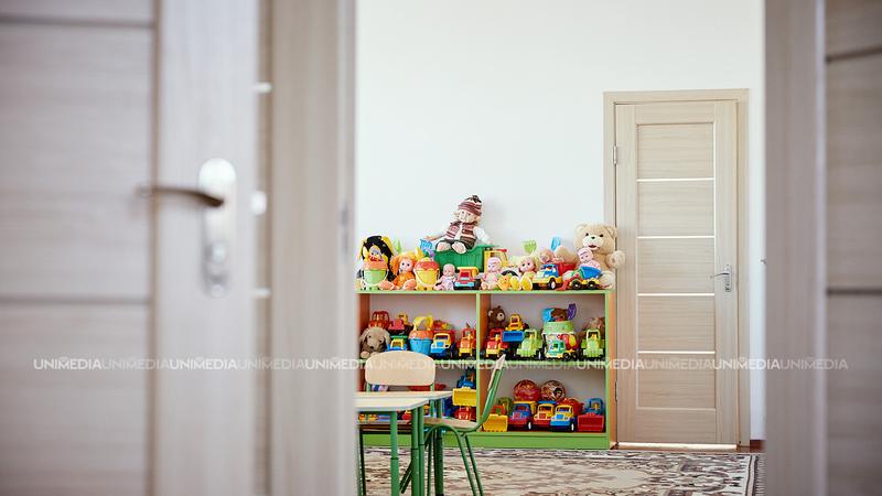  Atenție, părinți! Grădinițele se închid mai devreme, astăzi, din cauza condițiilor meteo. Ce faci dacă nu poți ajunge la timp să îți iei copilul