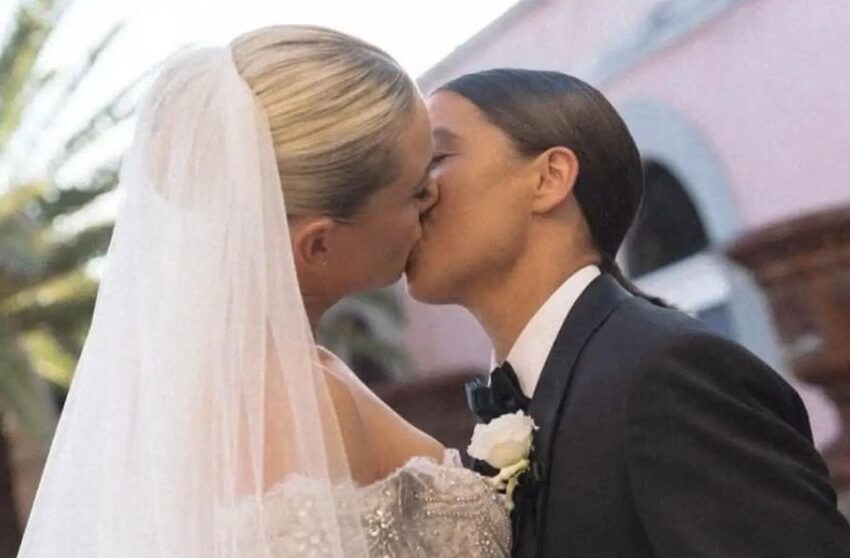  (FOTO) S-au căsătorit de Revelion, într-un cadru de poveste la Dionysus Villa din Perth. Sam Kerr și Kristie Mewis și-au unit destinele în ziua de Anul Nou, la doi ani de la logodnă