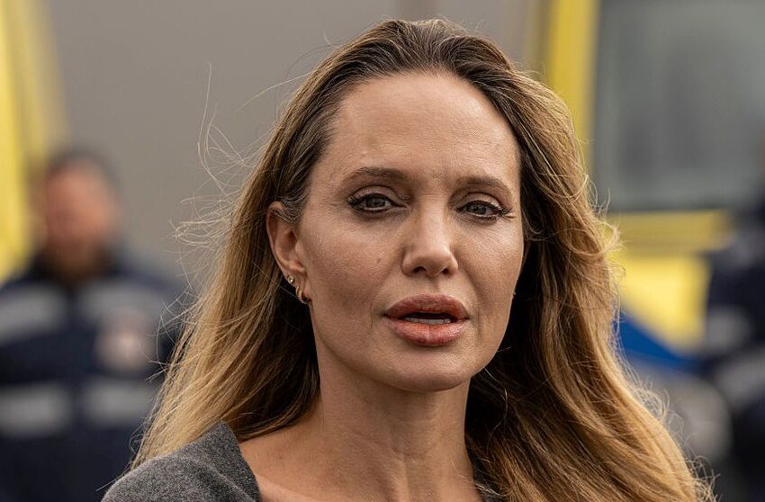  Decizia șocantă luată de Angelina Jolie: Primește 25 de milioane de dolari și dispare din showbiz! Își face bagajele și pleacă de la Hollywood într-o țară din Asia cu doar 13 milioane de locuitori
