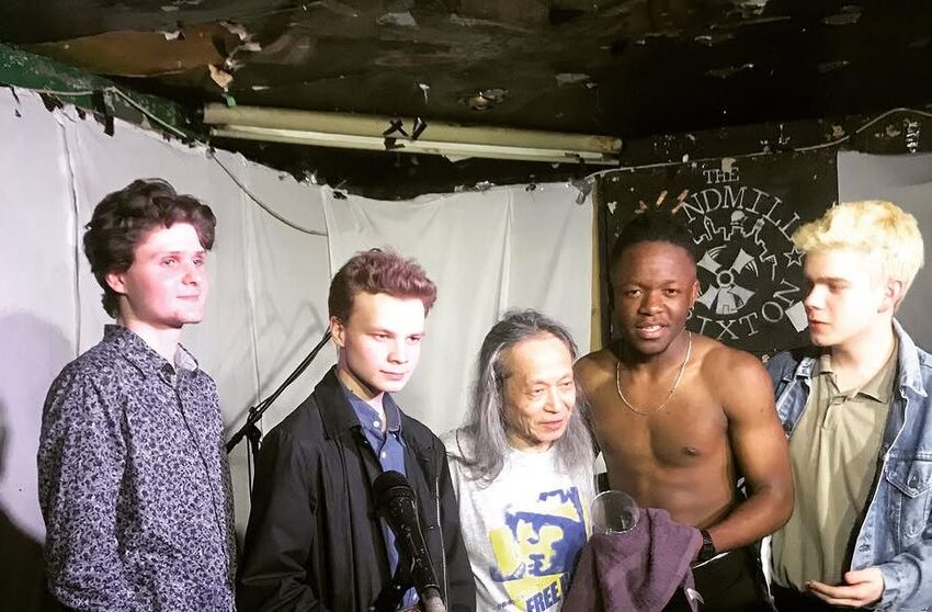  Chitaristul Matt Kwasniewski-Kelvin a murit la vârsta de 26 de ani. Cauza decesului