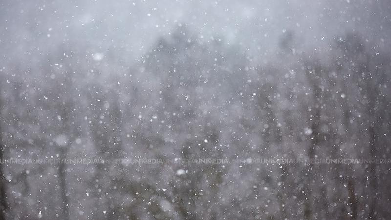  Cer acoperit, frig și posibile ninsori slabe spre seară: Meteorologii ne promit temperaturi scăzute pentru astăzi