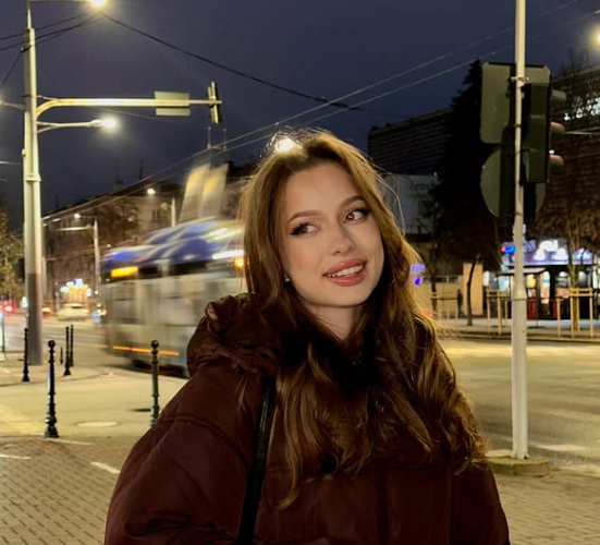  (VIDEO) Gheorghe, pe post de Moș Crăciun: Admiratorul secret al Manuellei Cârnaț a pregătit o mare surpriză familiei