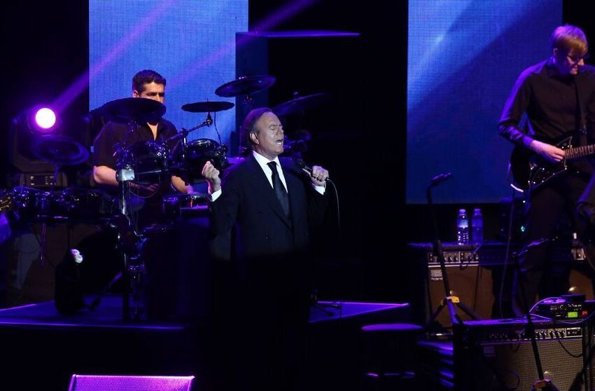  (VIDEO) „M-a folosit aproape în fiecare noapte”! Julio Iglesias este acuzat de agresiune sexuală şi viol de către două angajate