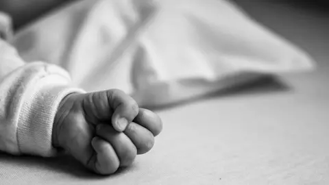  9 nou-născuți au murit într-o maternitate din Siberia. Conducerea secției ATI, arestată pentru neglijență