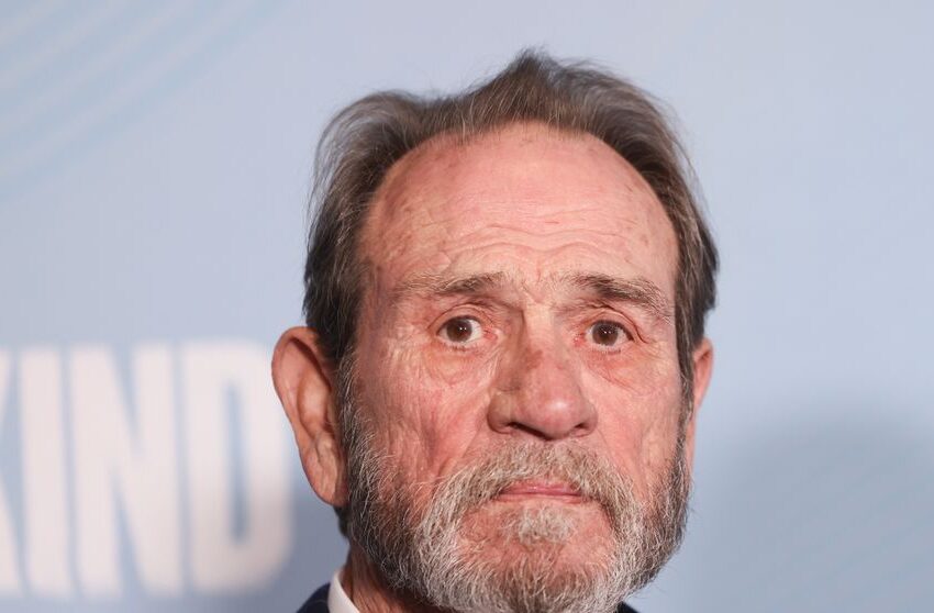  Tommy Lee Jones, distrus după moartea fiicei sale. Prietenii se tem pentru starea lui de sănătate: „Nu mai este el însuși”