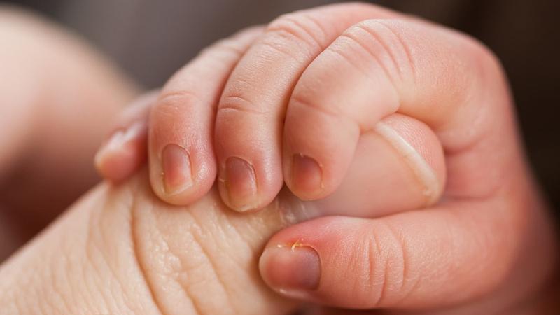  Minune pe patru roți, la Glodeni: Un bebeluș s-a născut în ambulanță, în drum spre maternitate. Cum se simte mama și micuțul