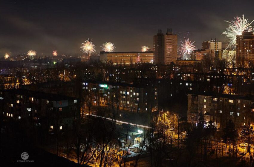  (VIDEO) Cerul Chișinăului a „explodat” la miezul nopții! Imagini spectaculoase din noaptea de Revelion