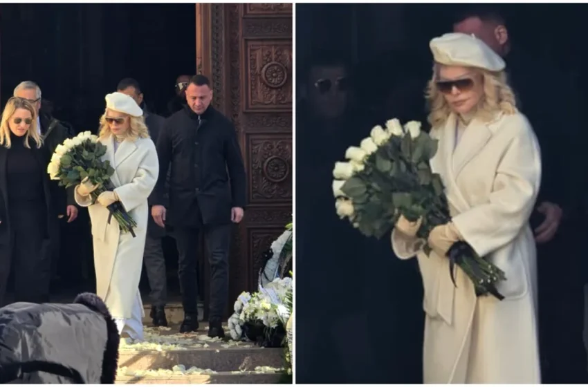  (FOTO) De ce s-a îmbrăcat în alb Loredana Groza la înmormântarea tatălui ei, Vasile Groza