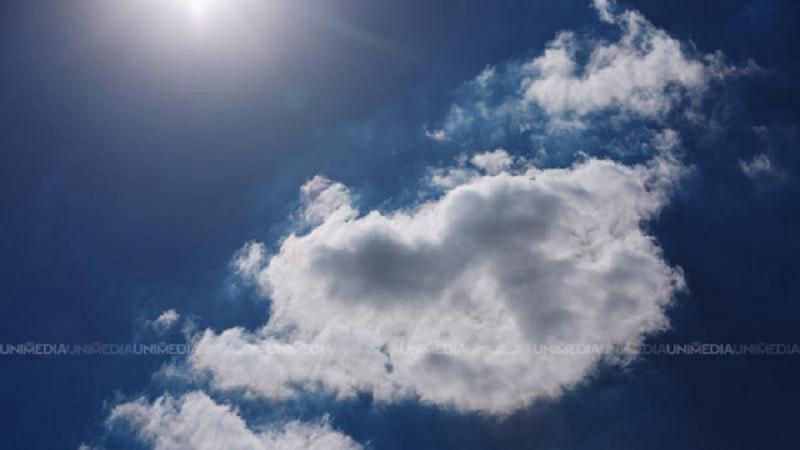  Nori și ceață dimineața: Soarele își face apariția după-amiază