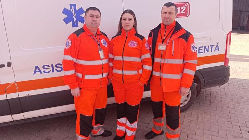  Un bebeluș de 2 săptămâni, salvat de o echipă 112, după ce s-a înecat cu lapte: Medicii au reacționat prompt, după apelul disperat al părinților