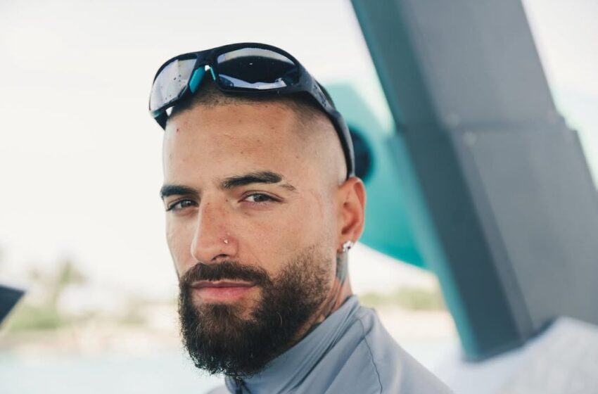  (FOTO) Maluma, transformare radicală de look în 2026: fără barbă, cu o nouă frizură, aproape de nerecunoscut. A apărut pe covorul roșu alături de iubita sa