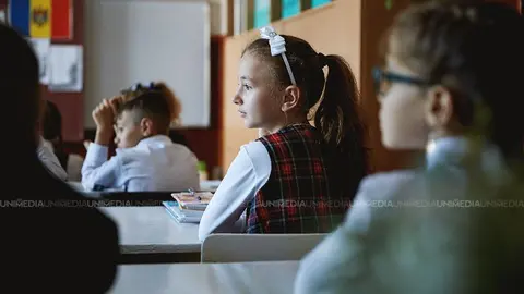  Elevii din Chișinău revin la ore cu prezență fizică, de mâine. Ceban: Părerile au fost multe și împărțite. Ținem cont de fiecare