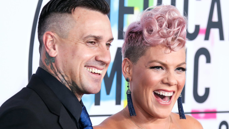  (VIDEO) Pink, reacție virală după ce s-a scris în presă că divorțează: „Le spuneți voi și copiilor noștri?”